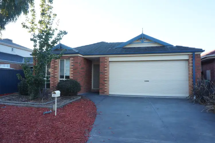 42 Laurina Link, Pakenham VIC 3810