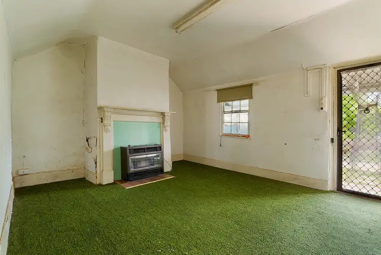 Fifth view of Homely house listing, 2 Goodes Court, Castlemaine VIC 3450