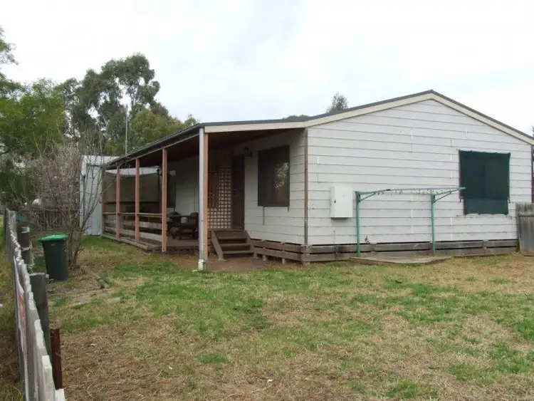 6 Synan Court, Sale VIC 3850