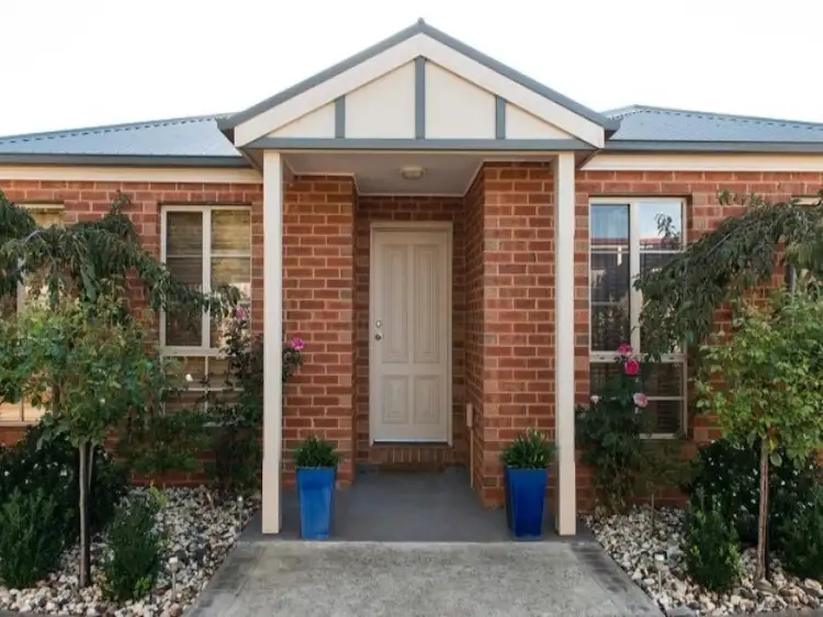2/29 Murphy Street, Romsey VIC 3434
