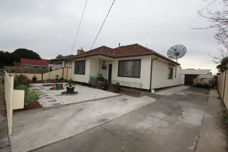 8 Hassett Street, Sunshine North VIC 3020