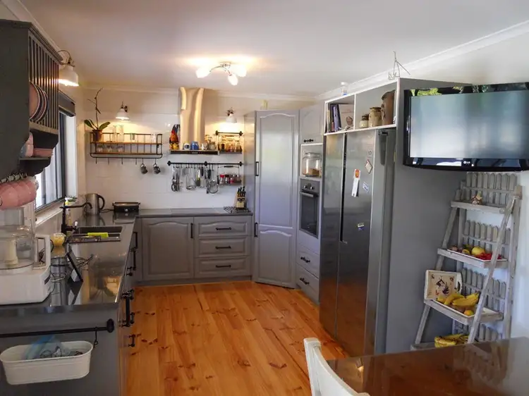 Second view of Homely house listing, 3 Romano Court, Drouin VIC 3818