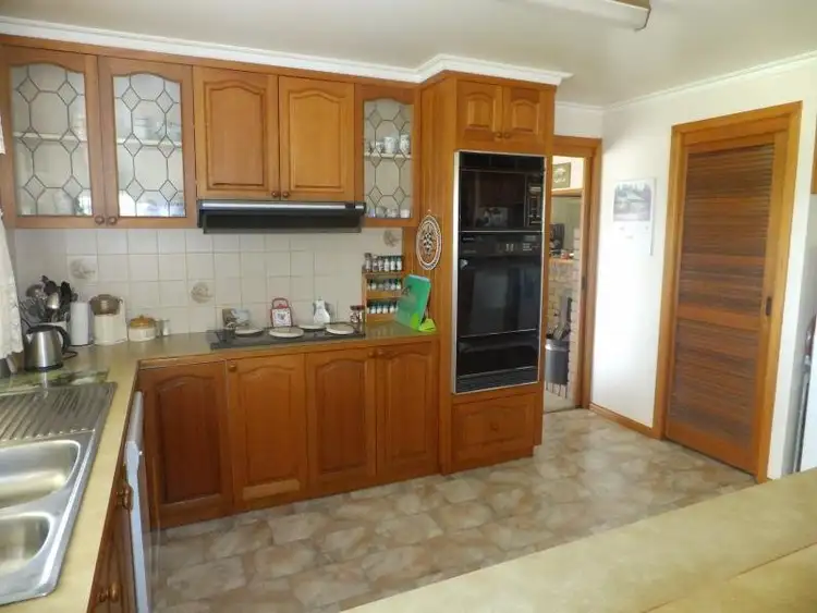 Seventh view of Homely house listing, 31 KILLARNEY Lane, Warragul VIC 3820