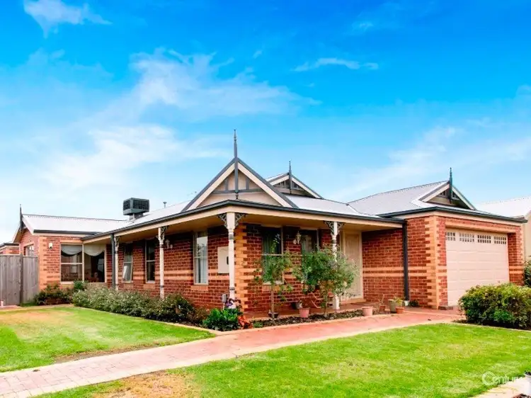 12 Mallett Grove, Lyndhurst VIC 3975