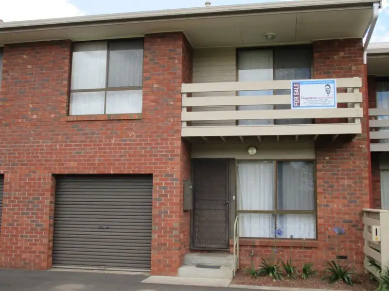 Main view of Homely townhouse listing, 4/1 Alexandra Parade, Hamilton VIC 3300