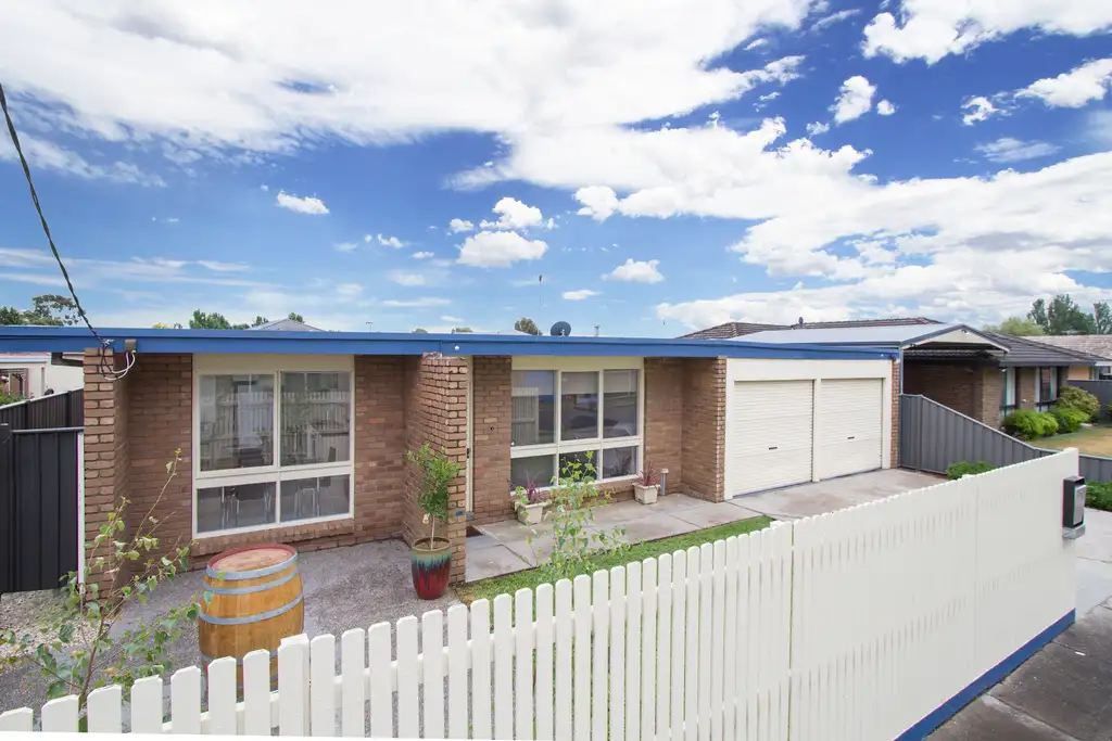 Main view of Homely house listing, 21 Valentine Crescent, Sale VIC 3850