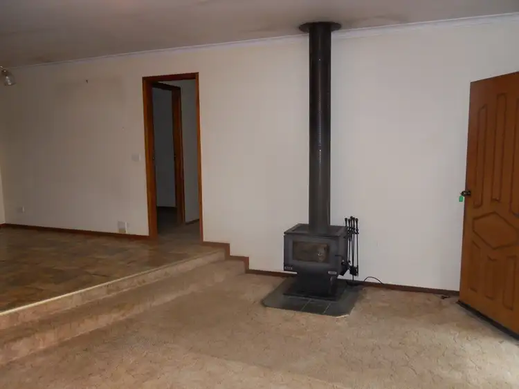 Third view of Homely house listing, 2 Tracie Court, Drouin VIC 3818