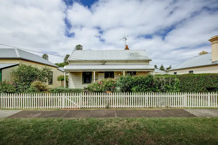 9 Wishart Street, Port Fairy VIC 3284