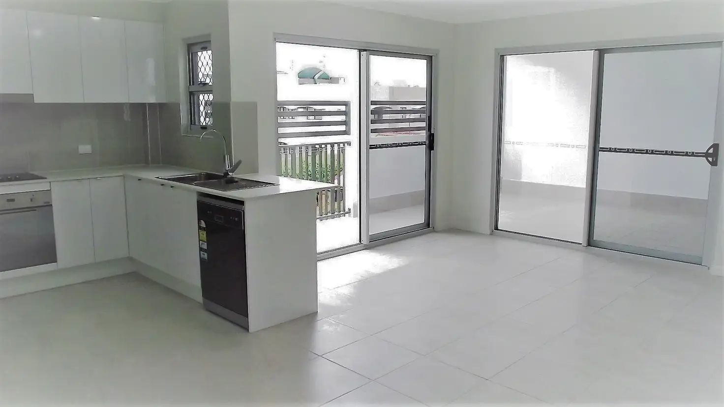 Main view of Homely unit listing, 9/39 Landsborough Ave, Scarborough QLD 4020