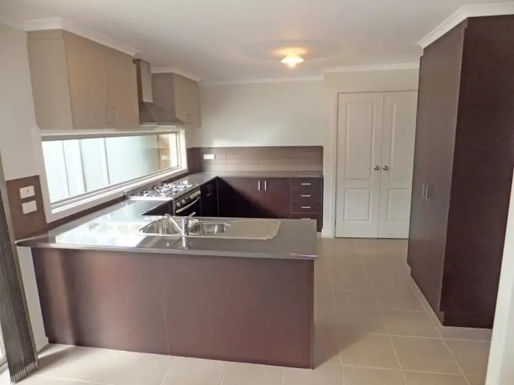 Second view of Homely townhouse listing, 5/6 Tweddle Street, Kyabram VIC 3620