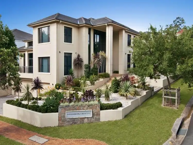 19 Pipersbrook Crescent, Bella Vista NSW 2153