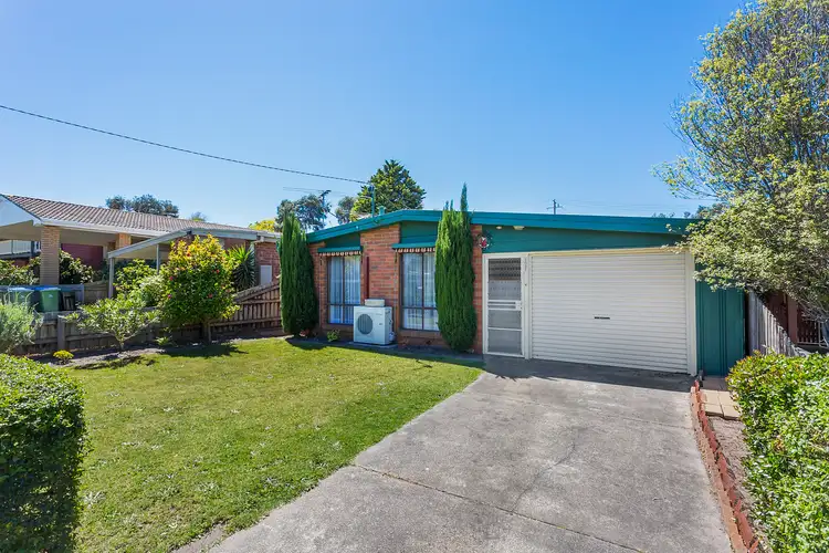 121 Third Avenue, Rosebud VIC 3939