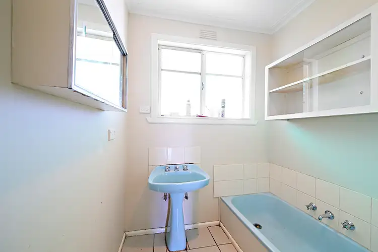 Sixth view of Homely house listing, 2 Laurie Avenue, Sunshine North VIC 3020