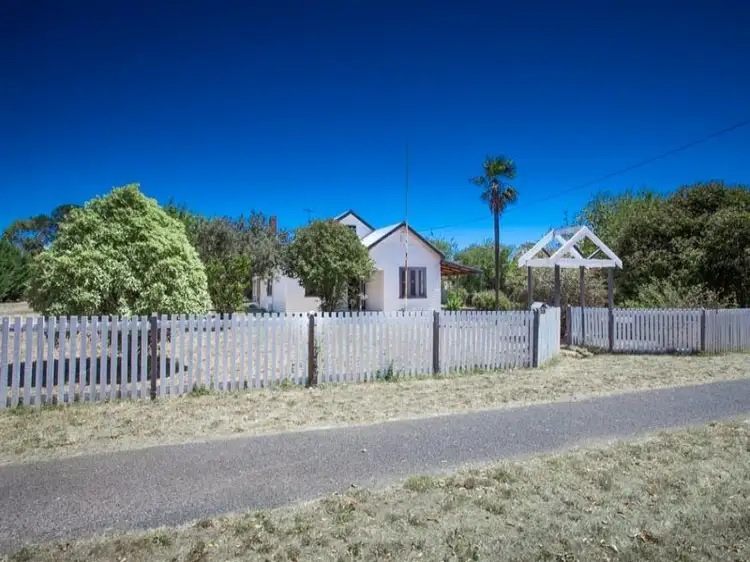 39 Main Road, Lancefield VIC 3435