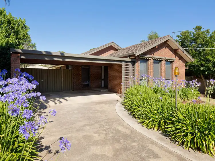 8 Van Heurck Street, Castlemaine VIC 3450