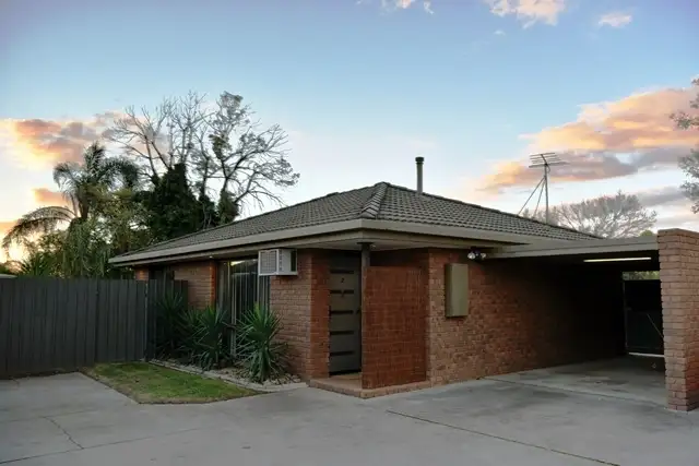 2/15 SINNETT COURT, Wodonga VIC 3690