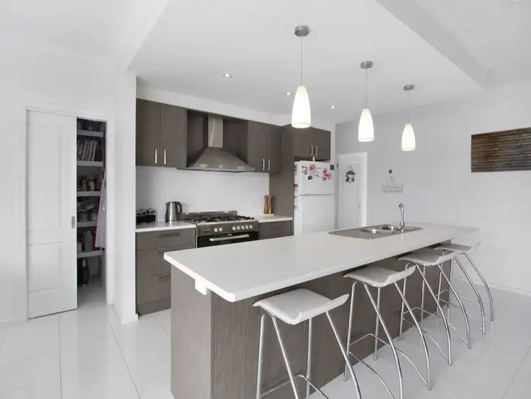 Fifth view of Homely house listing, 8 Tenterfield Avenue, Warragul VIC 3820