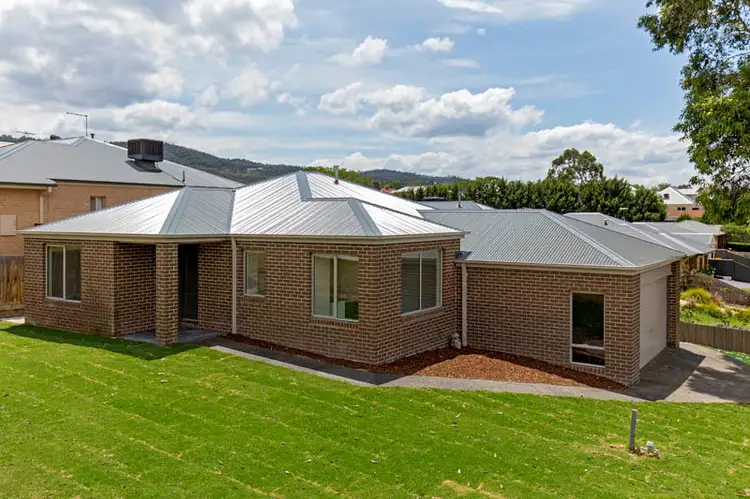 11 Sayle Street, Yarra Glen VIC 3775