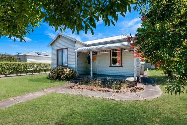 14 Bree Road, Hamilton VIC 3300