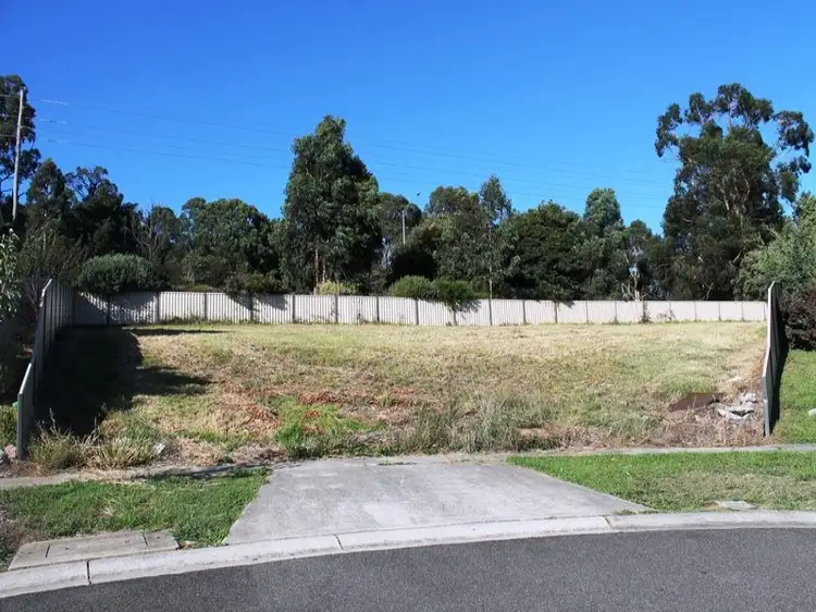 11 Lakeside Court, Drouin VIC 3818