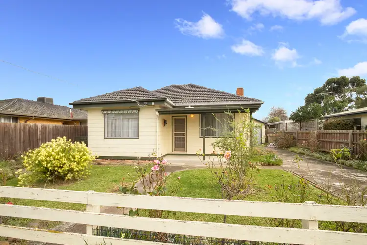 26 Valentine Crescent, Sale VIC 3850