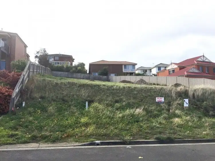 34 Victory Way, Highton VIC 3216