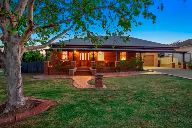 Main view of Homely house listing, 21 AVONDALE DRIVE, Wodonga VIC 3690
