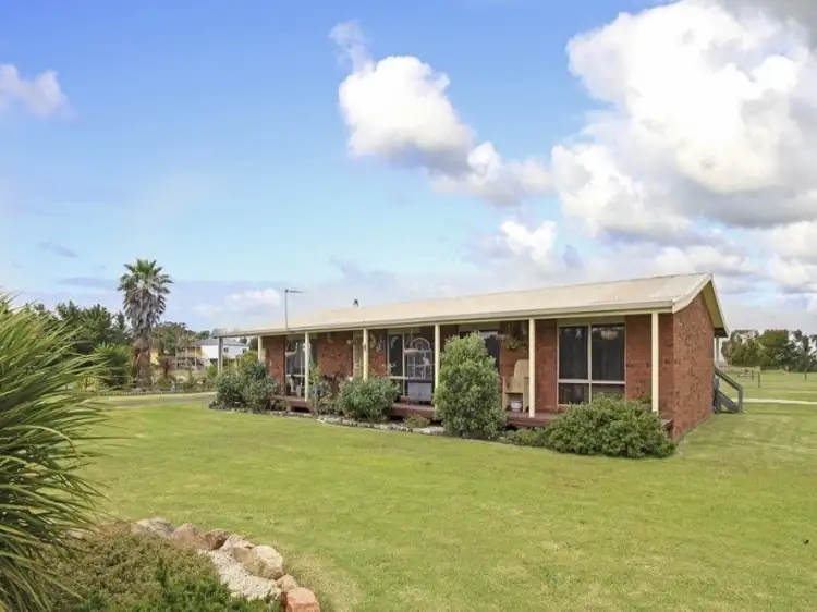14 Panorama Drive, Seaspray VIC 3851
