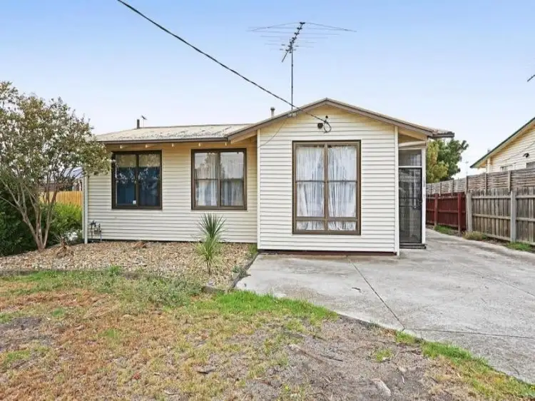 102 Robin Avenue, Norlane VIC 3214
