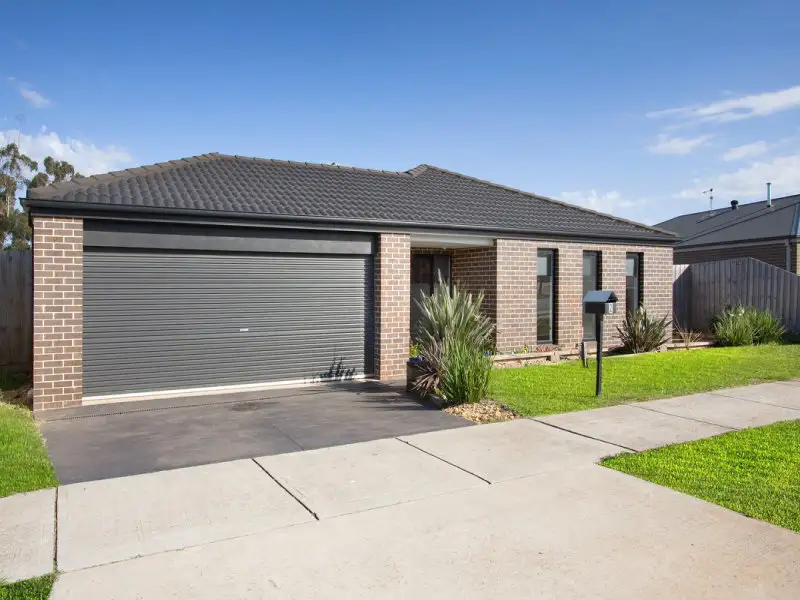 Main view of Homely house listing, 2 Wordsworth Court, Drouin VIC 3818