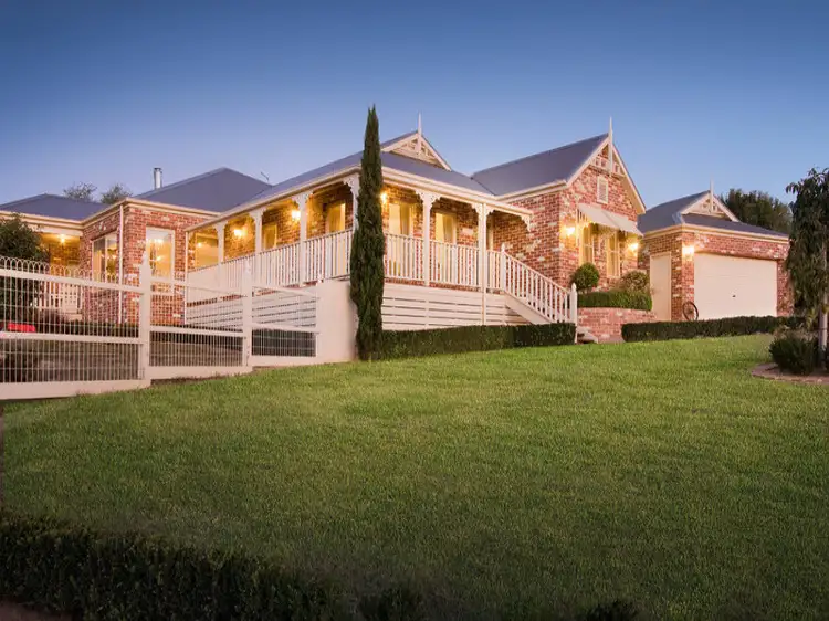 16 Patison Court, Drouin VIC 3818