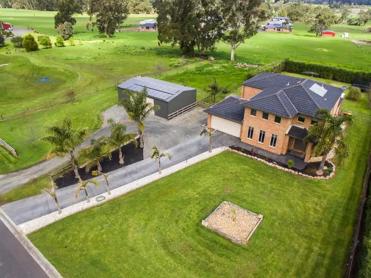 28 kamanari Crt, Drouin VIC 3818