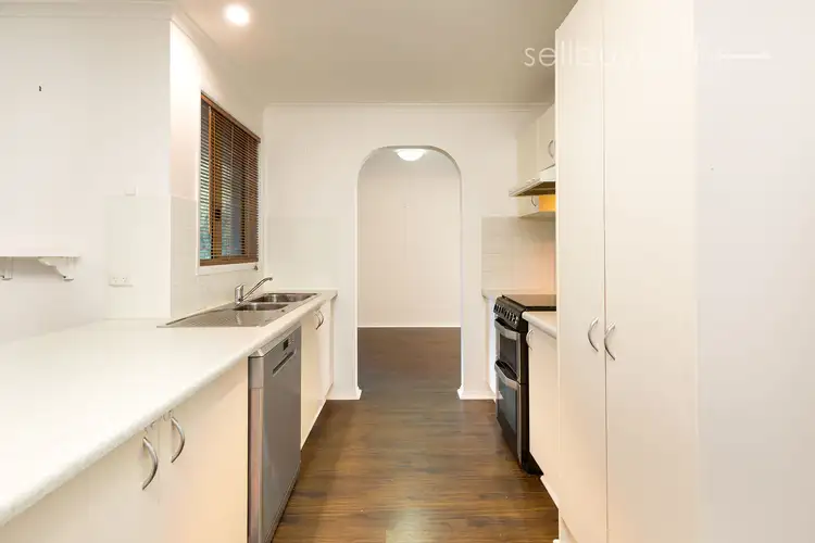 Fifth view of Homely house listing, 6 AZURE DRIVE, Wodonga VIC 3690