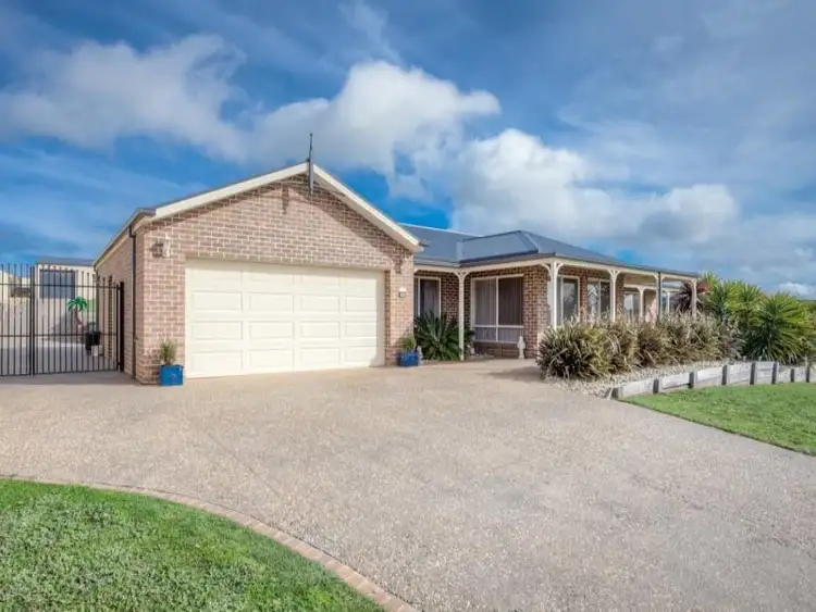 21 Shaw Drive, Romsey VIC 3434