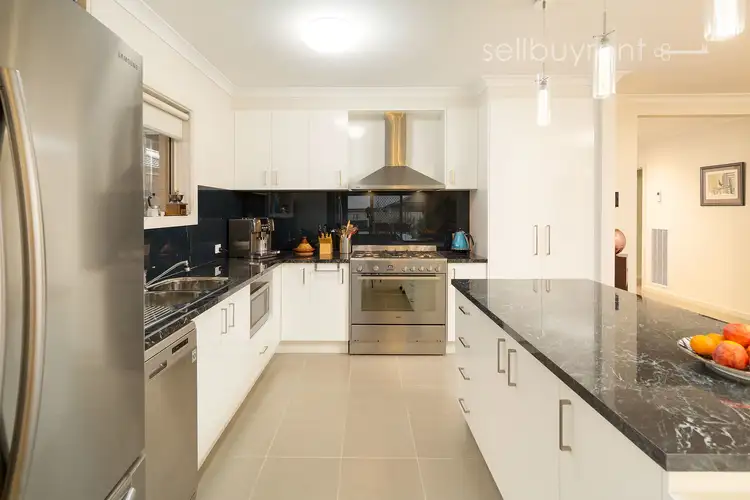 Second view of Homely house listing, 6 MACKEY STREET, Wodonga VIC 3690