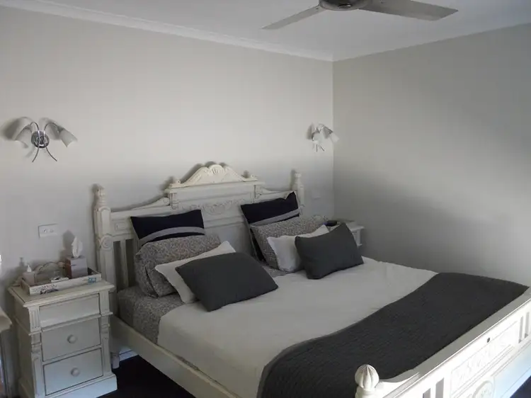 Fifth view of Homely house listing, 3 Romano Court, Drouin VIC 3818