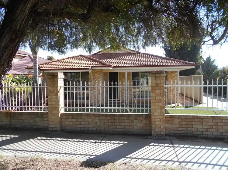 7a Holden Street
