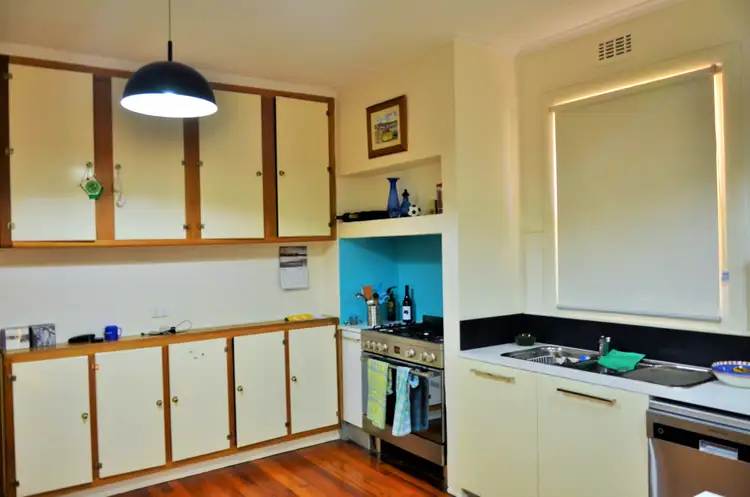 Fifth view of Homely house listing, 10 Hayes Parade, Pascoe Vale VIC 3044