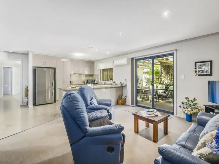 Fifth view of Homely house listing, 8 Lee Court, Mount Gambier SA 5290