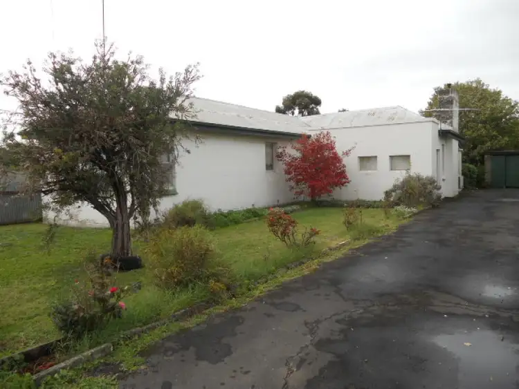 Second view of Homely house listing, 10 Hammer Court, Mount Gambier SA 5290