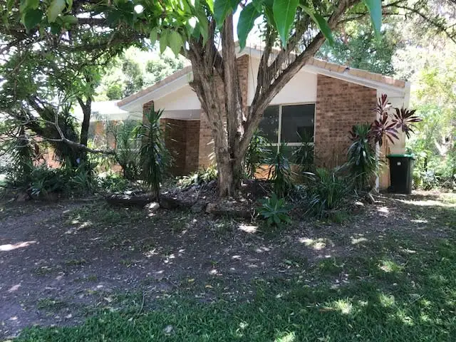 4 Burra Burra Ct, Ocean Shores NSW 2483