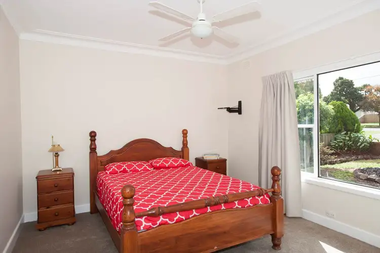 Sixth view of Homely house listing, 1/218 Princes Way, Drouin VIC 3818