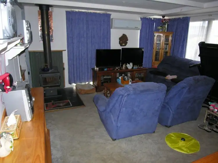 Second view of Homely house listing, 6 Clancy Court, Sale VIC 3850