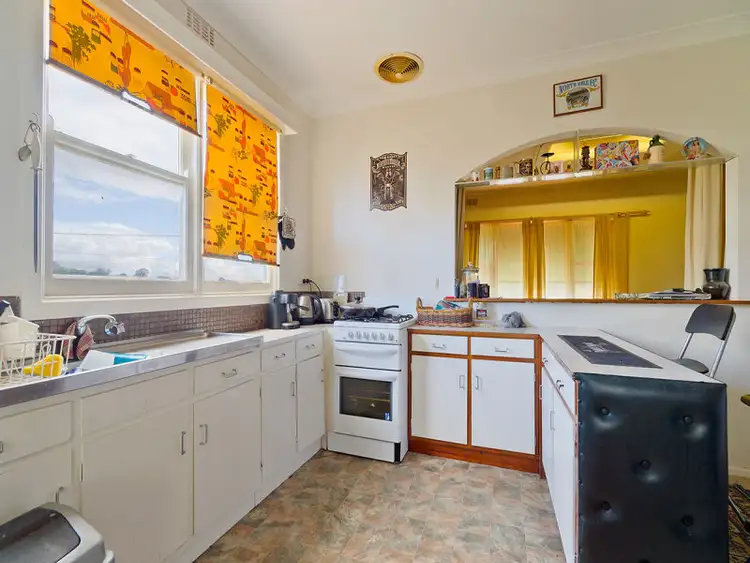 Fourth view of Homely house listing, 10 Carol Street, Castlemaine VIC 3450