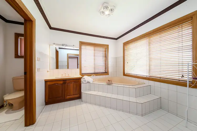 Seventh view of Homely house listing, 17 Falconer Court, Keilor VIC 3036