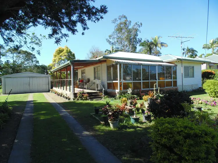 12 School Road, Yandina QLD 4561