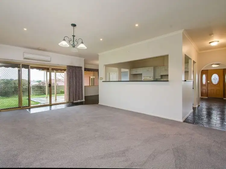 Fifth view of Homely house listing, 6 Oakland Court, Mount Gambier SA 5290