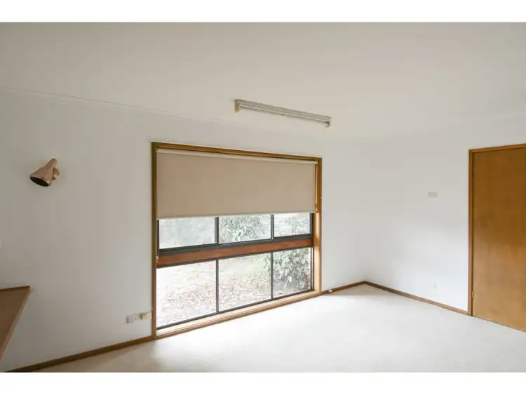 Sixth view of Homely house listing, 4 Oak  Court, Horsham VIC 3400