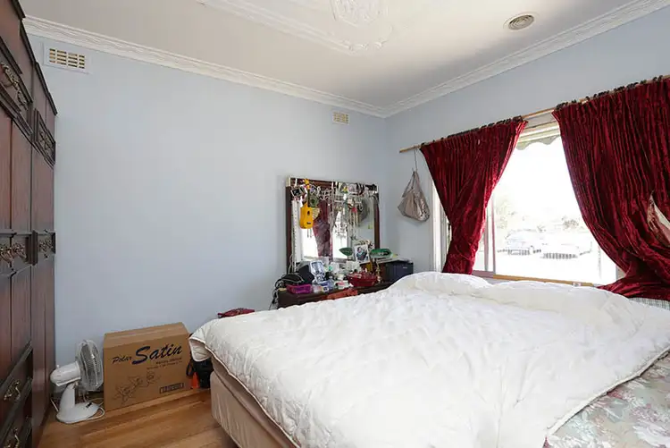 Fifth view of Homely house listing, 8 Simmie St, Sunshine West VIC 3020