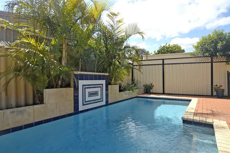 15 Seaton Court, South Guildford WA 6055